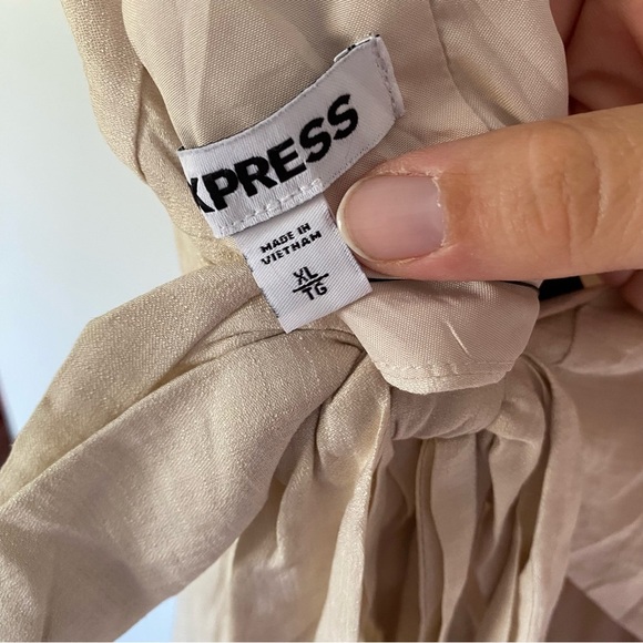 Express Tiered Ruffle Cutout Back Maxi Dress Size XL NWT Feminine - Picture 11 of 15